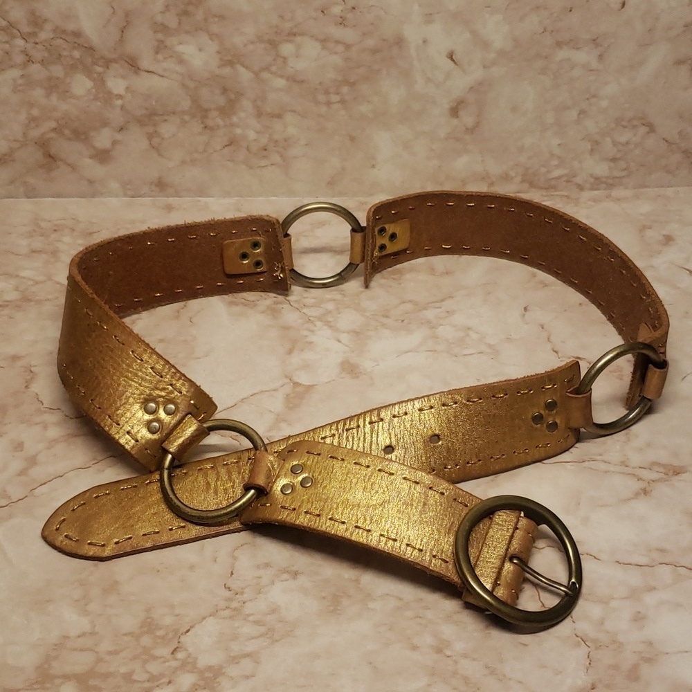 Arden B M/L crackle gold leather with metal rings women belt size M/L
